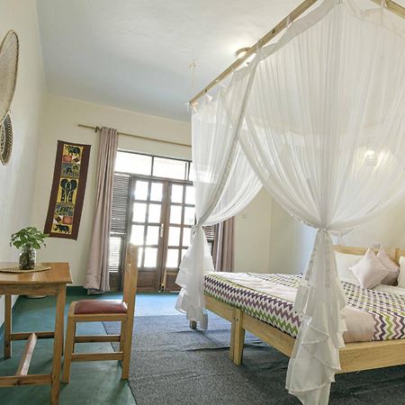 Cycad Entebbe Guest House Exterior photo