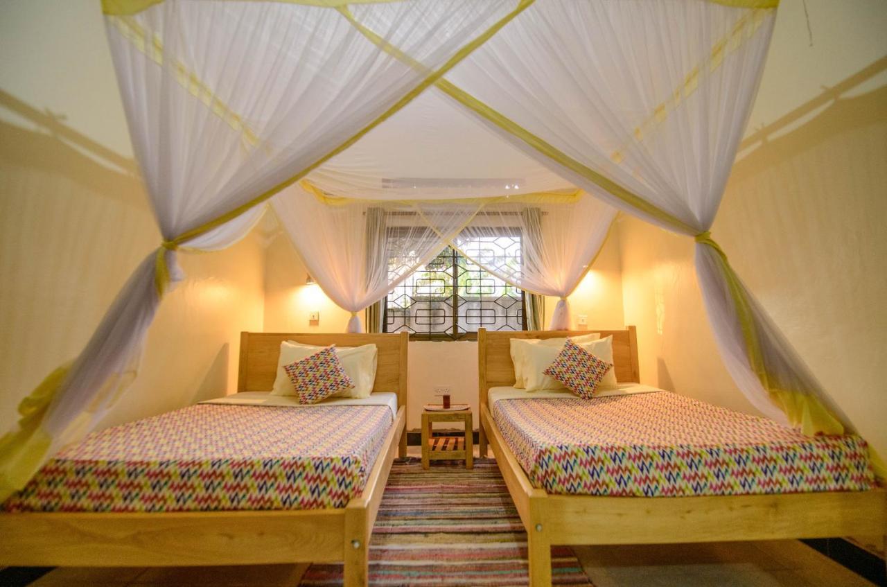 Cycad Entebbe Guest House Exterior photo