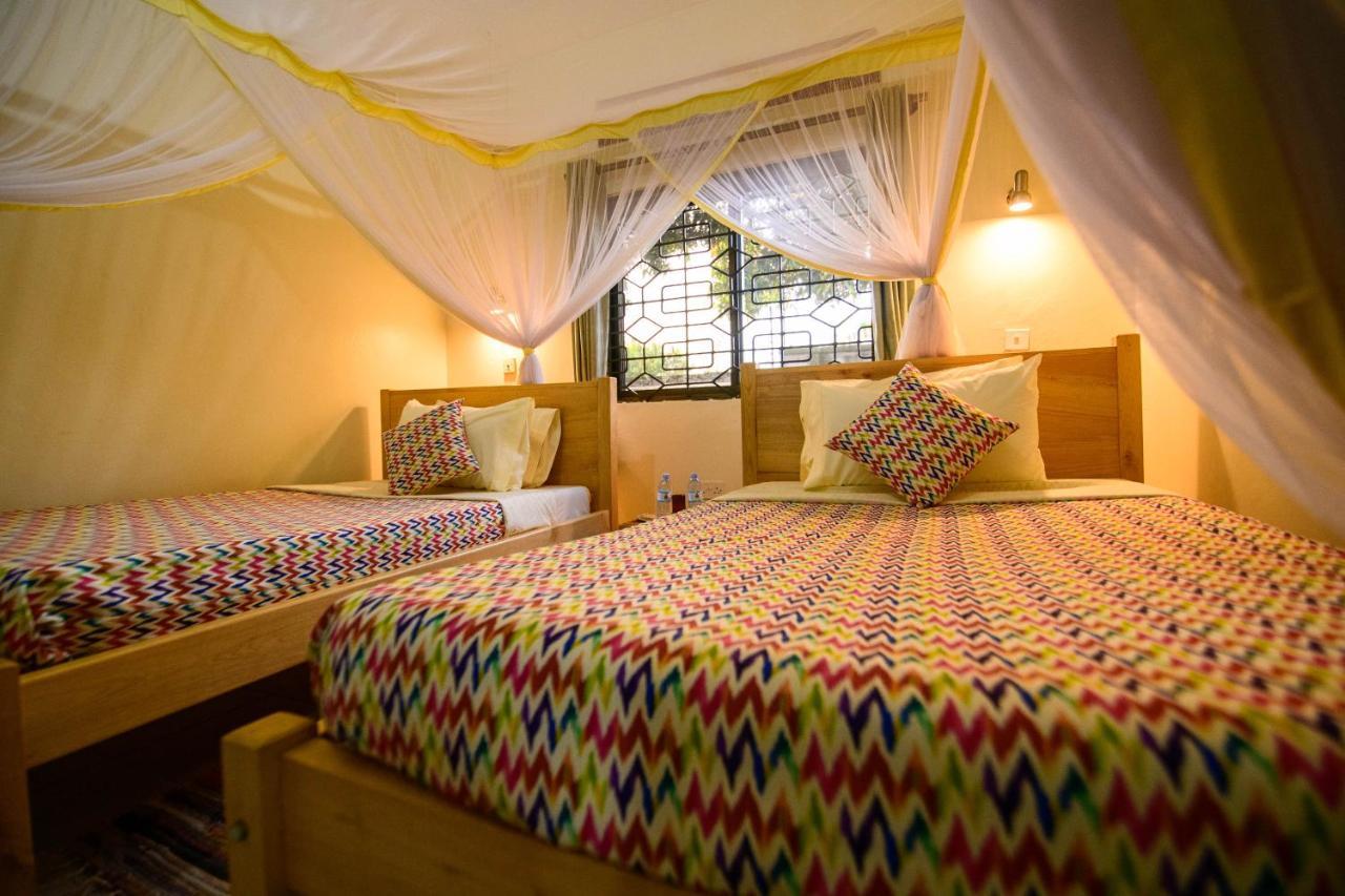 Cycad Entebbe Guest House Exterior photo