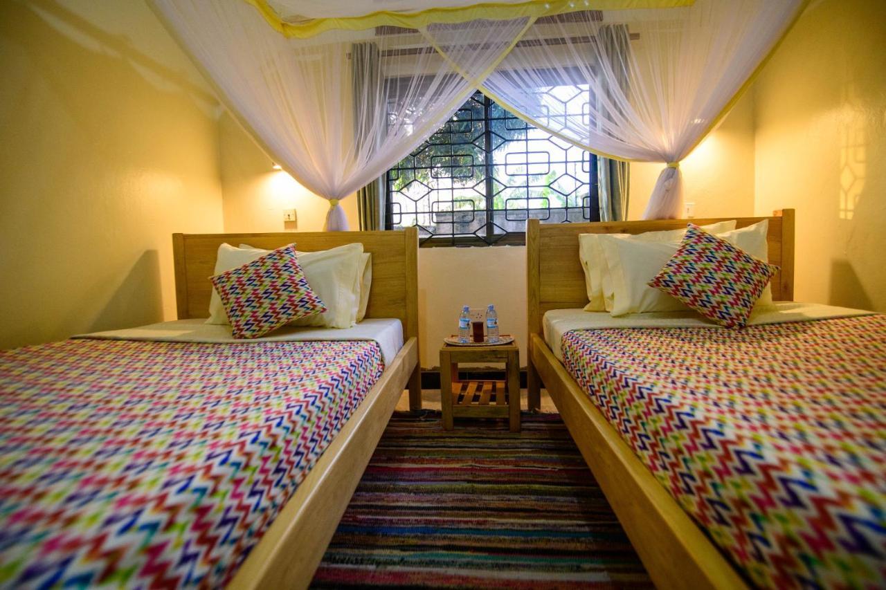 Cycad Entebbe Guest House Exterior photo