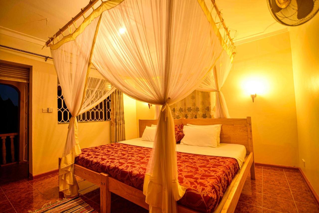 Cycad Entebbe Guest House Exterior photo