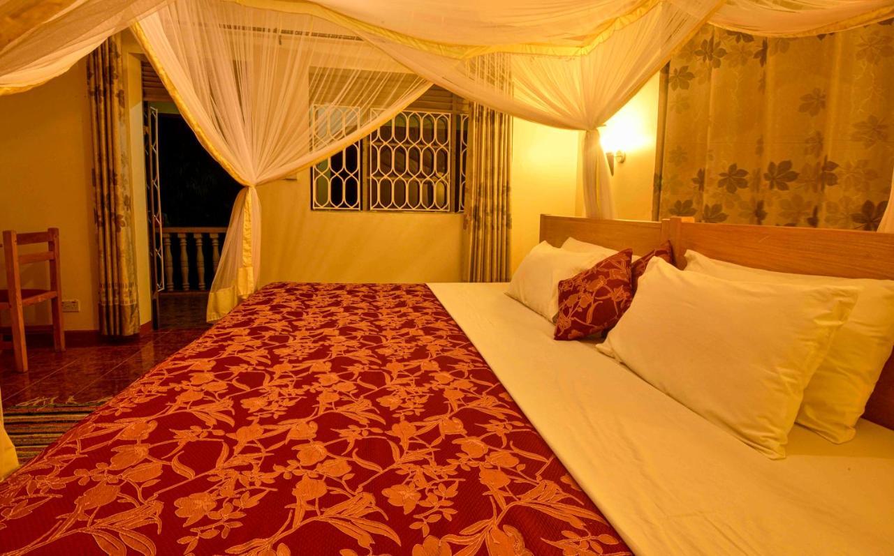 Cycad Entebbe Guest House Exterior photo