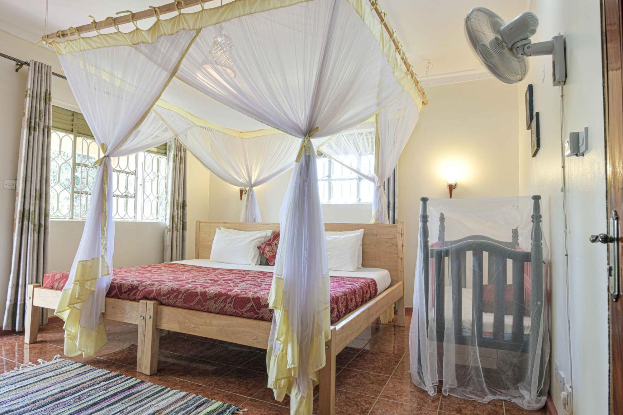 Cycad Entebbe Guest House Exterior photo