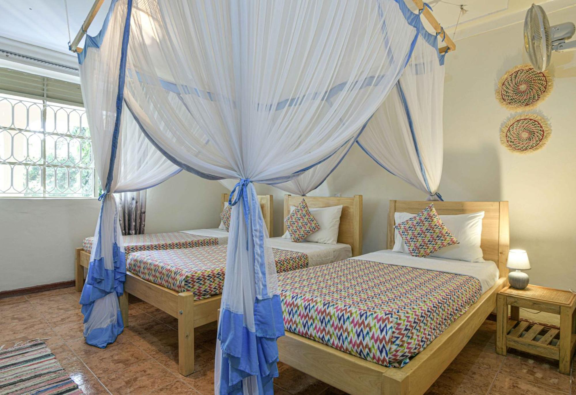 Cycad Entebbe Guest House Exterior photo