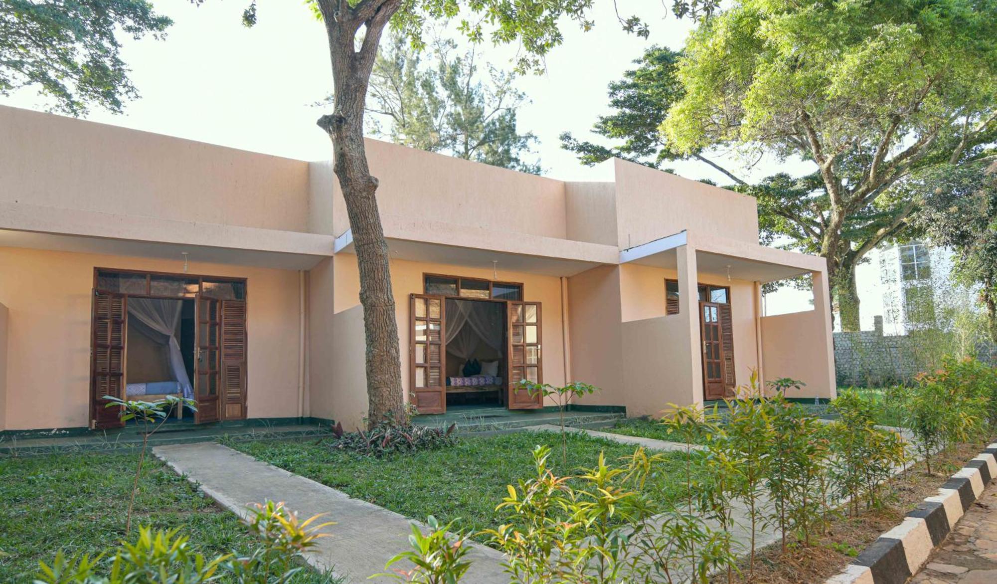 Cycad Entebbe Guest House Exterior photo