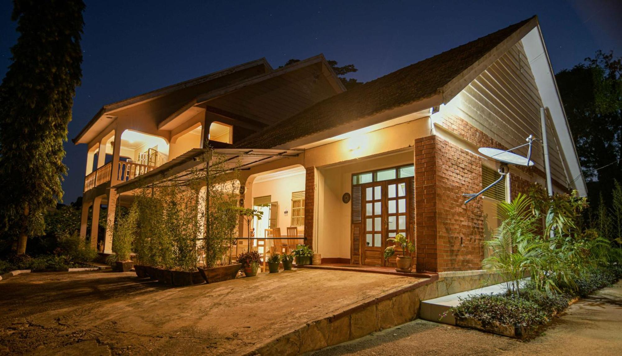 Cycad Entebbe Guest House Exterior photo